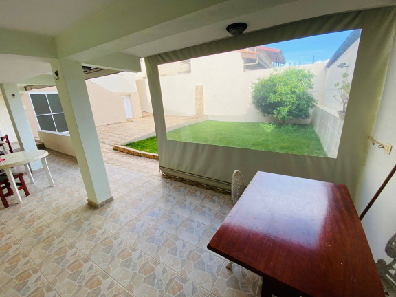 Imagem Casa com 4 Quartos à Venda, 300 m² em Vila Santista - Atibaia Imagem Casa com 4 Quartos à Venda, 300 m² em Vila Santista - Atibaia
