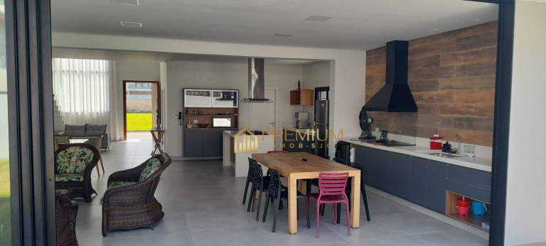 Imagem Sobrado com 4 Quartos à Venda, 250 m² em Costa Nova - Caraguatatuba