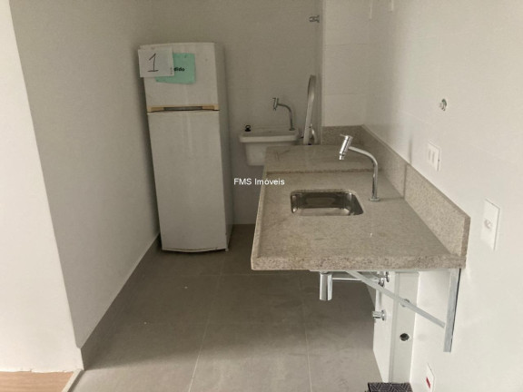 Imóvel com 2 Quartos para Alugar, 35 m² em Moema - São Paulo