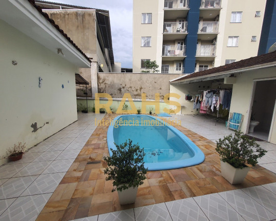 Imagem Casa com 3 Quartos à Venda, 250 m² em Anita Garibaldi - Joinville Imagem Casa com 3 Quartos à Venda, 250 m² em Anita Garibaldi - Joinville