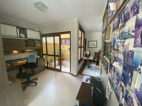Imagem Casa com 3 Quartos à Venda,  em Jardim Do Salso - Porto Alegre
