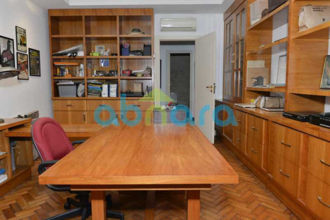 Imagem Casa com 4 Quartos à Venda, 750 m² em Cosme Velho - Rio De Janeiro Imagem Casa com 4 Quartos à Venda, 750 m² em Cosme Velho - Rio De Janeiro