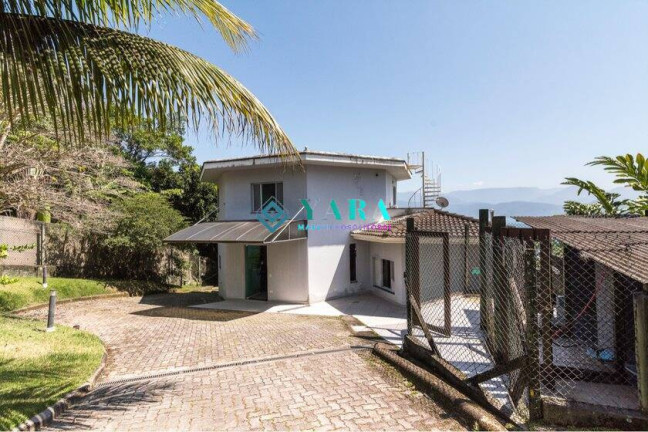 Imagem Casa com 4 Quartos à Venda, 1.500 m² em Ponta Grossa - Ubatuba Imagem Casa com 4 Quartos à Venda, 1.500 m² em Ponta Grossa - Ubatuba
