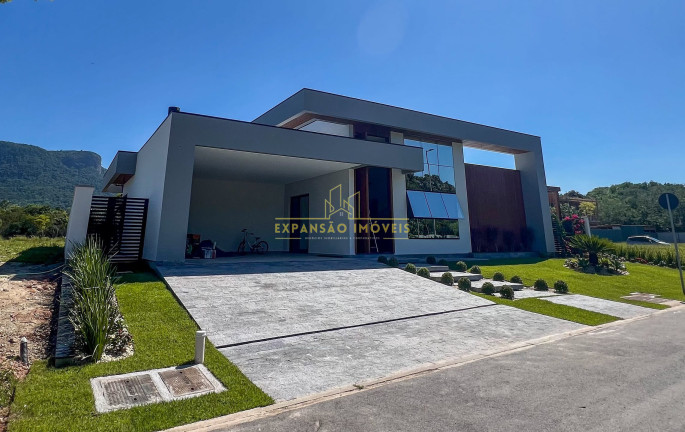 Casa com 3 Quartos à Venda, 180 m² em Pedra Branca - Palhoça