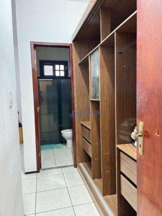 Imagem Casa com 4 Quartos à Venda, 161 m² em Cidade Dos Funcionários - Fortaleza Imagem Casa com 4 Quartos à Venda, 161 m² em Cidade Dos Funcionários - Fortaleza