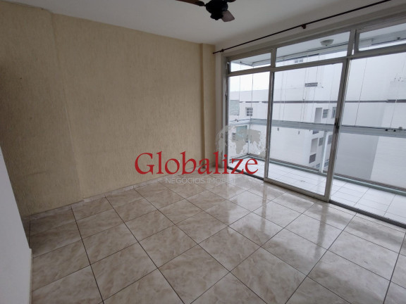 Imóvel com 2 Quartos à Venda, 75 m² em Gonzaga - Santos