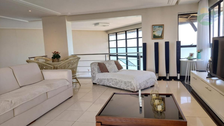 Imagem Cobertura com 5 Quartos à Venda, 387 m²