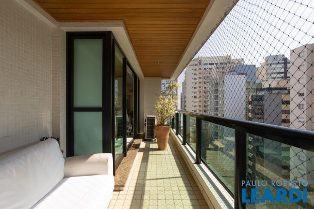 Imagem Apartamento com 4 Quartos à Venda, 235 m² em Aclimação - São Paulo Imagem Apartamento com 4 Quartos à Venda, 235 m² em Aclimação - São Paulo
