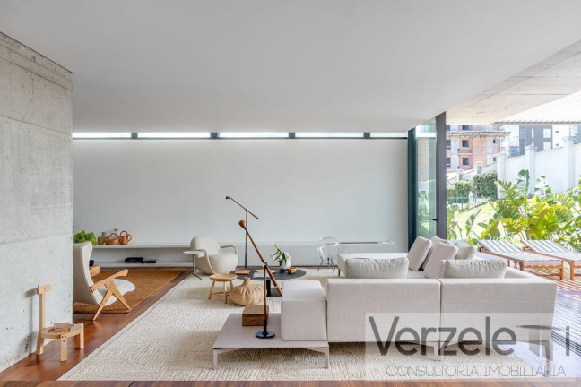 Imagem Casa com 4 Quartos à Venda, 680 m² em Praia Brava - Itajaí