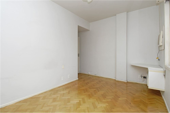 Imagem Imóvel com 3 Quartos à Venda, em Rio Branco - Porto Alegre Imagem Imóvel com 3 Quartos à Venda, em Rio Branco - Porto Alegre