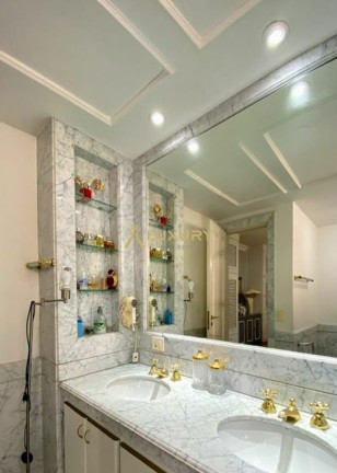 Imagem Imóvel com 4 Quartos à Venda, 230 m² em Lourdes - Belo Horizonte