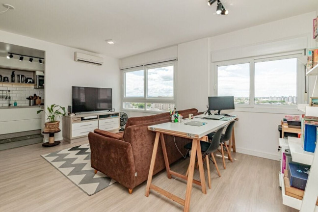 Imagem Apartamento com 3 Quartos à Venda, 67 m² em São Sebastião - Porto Alegre