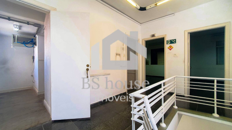 Imagem Sobrado com 8 Quartos para Alugar, 349 m² em Vila Bastos - Santo André