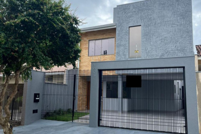Sobrado à Venda, 225 m² em Jardim Dos Príncipes - Umuarama