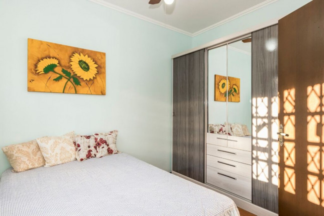 Imagem Imóvel com 4 Quartos à Venda,  em Jardim Itu - Porto Alegre