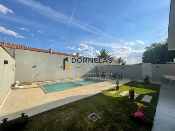 Imagem Casa com 3 Quartos à Venda, 400 m² em Guará I - Brasília Imagem Casa com 3 Quartos à Venda, 400 m² em Guará I - Brasília