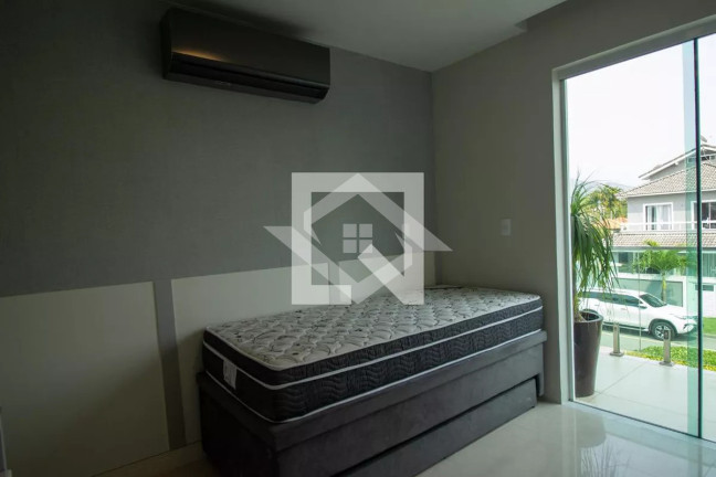 Imagem Casa com 4 Quartos à Venda, 350 m² em Vargem Grande - Rio De Janeiro