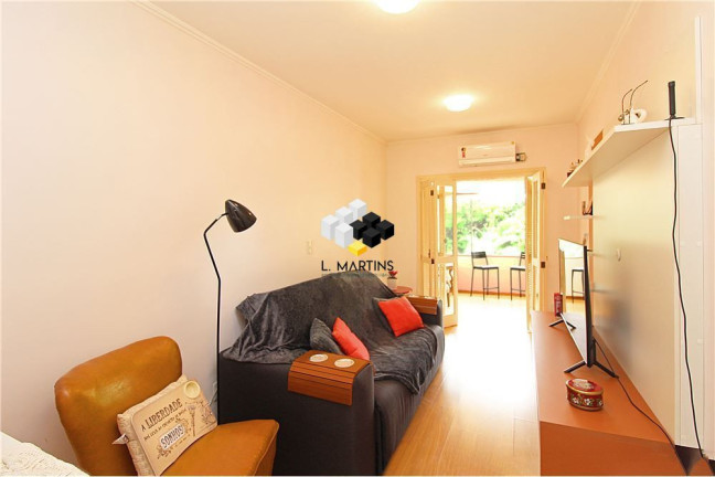 Imagem Casa com 3 Quartos à Venda, 198 m² em Medianeira - Porto Alegre Imagem Casa com 3 Quartos à Venda, 198 m² em Medianeira - Porto Alegre