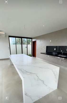 Imagem Casa com 8 Quartos à Venda, 320 m² em Guarajuba (monte Gordo) - Camaçari Imagem Casa com 8 Quartos à Venda, 320 m² em Guarajuba (monte Gordo) - Camaçari