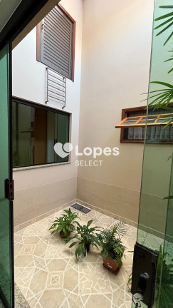 Imagem Casa com 3 Quartos à Venda, 190 m² em Santo Antônio - Louveira