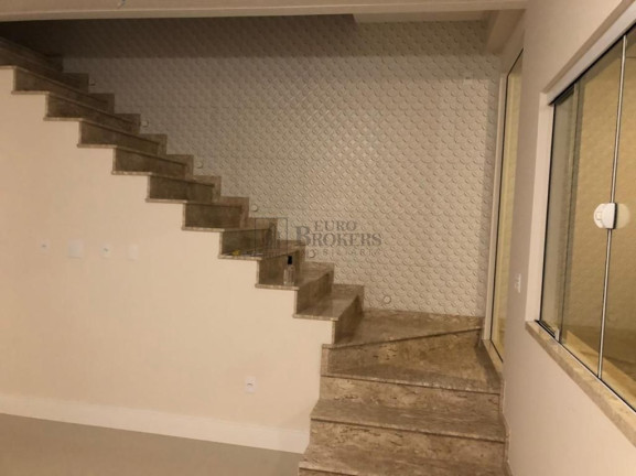 Imagem Sobrado com 3 Quartos à Venda, 250 m² em Centro - Balneário Camboriú Imagem Sobrado com 3 Quartos à Venda, 250 m² em Centro - Balneário Camboriú