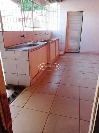 Imagem Casa com 3 Quartos à Venda, 150 m² em Jardim Curitiba - Goiânia
