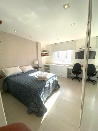 Imagem Cobertura com 3 Quartos à Venda, 220 m² em Lagoa - Rio De Janeiro Imagem Cobertura com 3 Quartos à Venda, 220 m² em Lagoa - Rio De Janeiro
