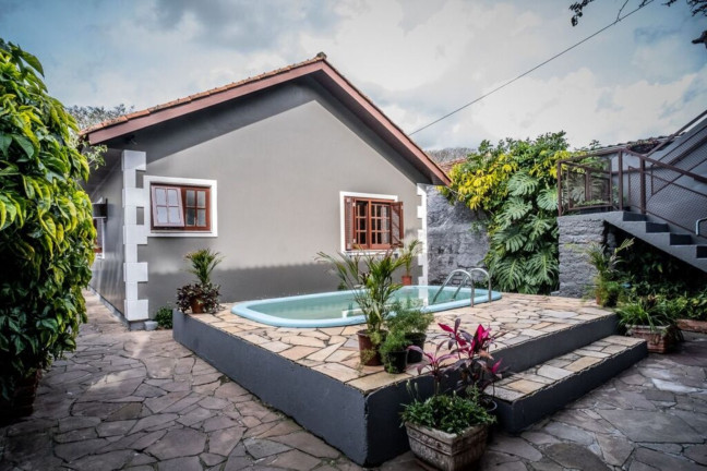 Imagem Imóvel com 4 Quartos à Venda,  em Sarandi - Porto Alegre