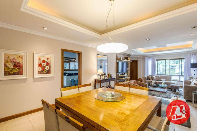 Imagem Apartamento com 3 Quartos à Venda, 201 m² em Vila Ipiranga - Porto Alegre