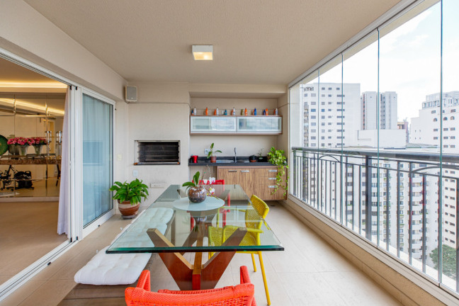 Imóvel com 3 Quartos à Venda, 210 m² em Moema - São Paulo