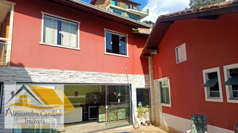 Casa com 4 Quartos à Venda, 500 m² em Parque Santa Elisa - Nova Friburgo