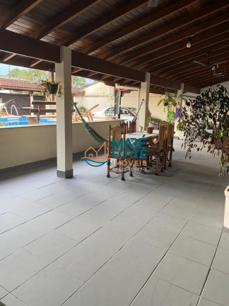 Sobrado com 4 Quartos à Venda, 220 m² em Jardim Samambaia - Ubatuba