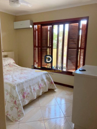 Imagem Casa com 3 Quartos à Venda, 182 m² em Juscelino Kubitschek - Santa Maria Imagem Casa com 3 Quartos à Venda, 182 m² em Juscelino Kubitschek - Santa Maria