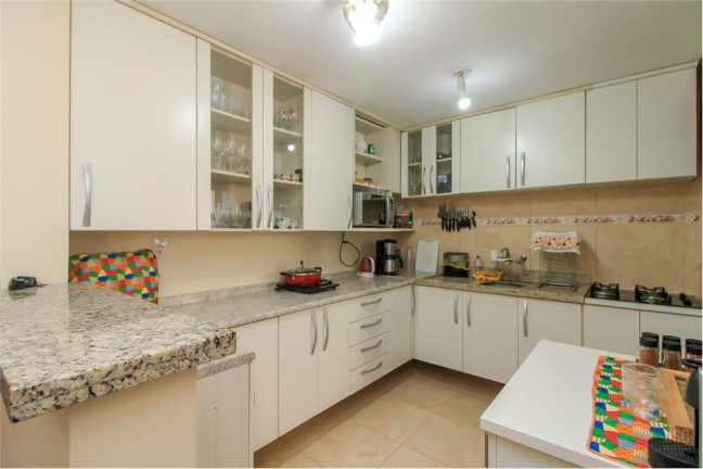 Imagem Casa com 3 Quartos à Venda, em Hípica - Porto Alegre Imagem Casa com 3 Quartos à Venda, em Hípica - Porto Alegre