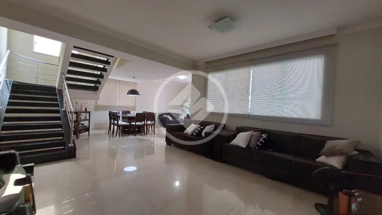 Imagem Casa com 4 Quartos à Venda, 211 m² em Jardim América - Goiânia Imagem Casa com 4 Quartos à Venda, 211 m² em Jardim América - Goiânia