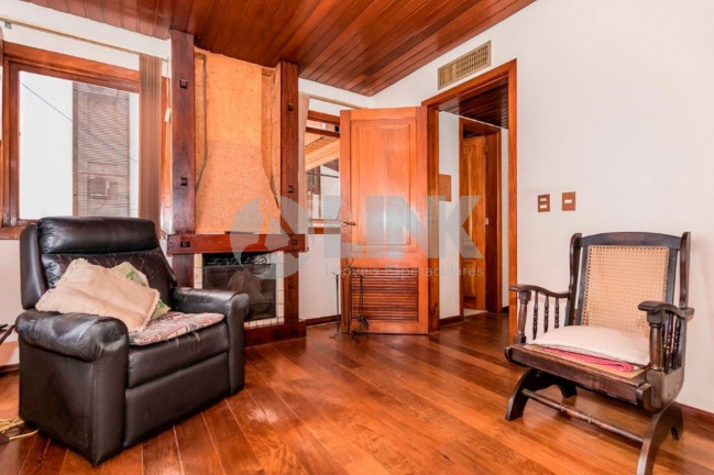 Imagem Imóvel com 3 Quartos à Venda, 244 m² em Petrópolis - Porto Alegre