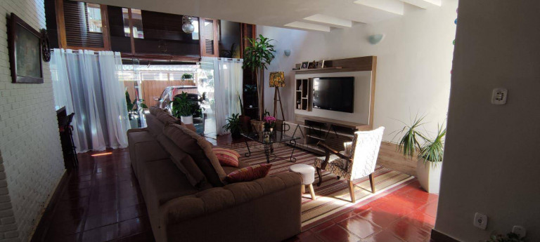 Imagem Casa com 3 Quartos à Venda, 190 m² em Indaiá - Caraguatatuba Imagem Casa com 3 Quartos à Venda, 190 m² em Indaiá - Caraguatatuba