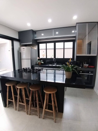 Casa com 3 Quartos à Venda,  em Limeira