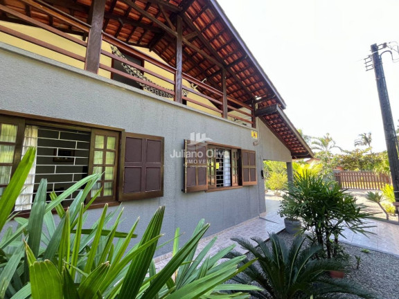 Imagem Sobrado com 5 Quartos à Venda, 258 m² em Barra Do Sai - Itapoá Imagem Sobrado com 5 Quartos à Venda, 258 m² em Barra Do Sai - Itapoá