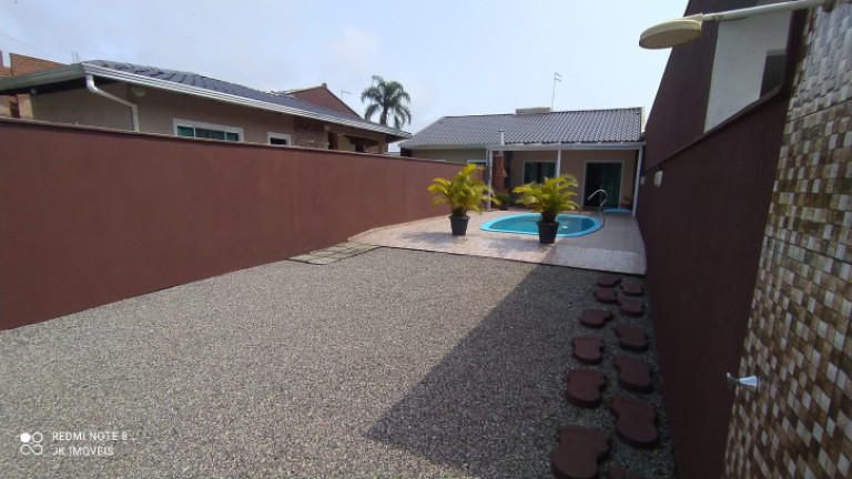 Imagem Casa com 2 Quartos para Temporada, 70 m² em Balneário Mariluz - Itapoá Imagem Casa com 2 Quartos para Temporada, 70 m² em Balneário Mariluz - Itapoá