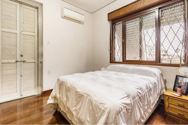 Imagem Casa com 3 Quartos à Venda, 200 m² em Santana - Porto Alegre