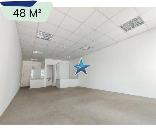 Sala Comercial à Venda ou Locação, 48 m² em Alphaville Industrial - Barueri