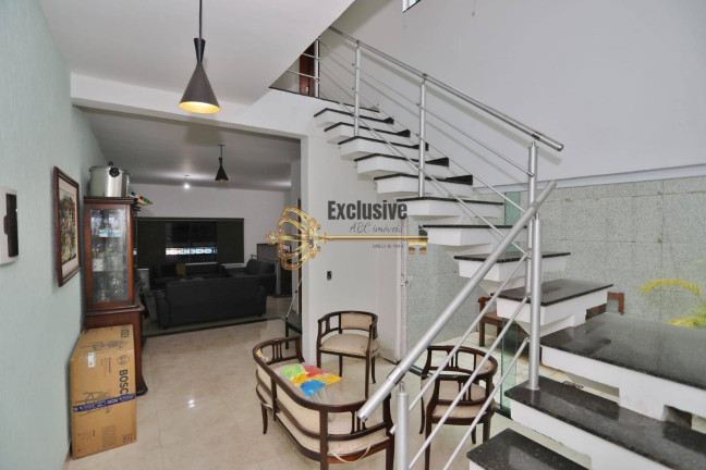 Imagem Sobrado com 3 Quartos à Venda, 210 m² em Vila Humaitá - Santo André