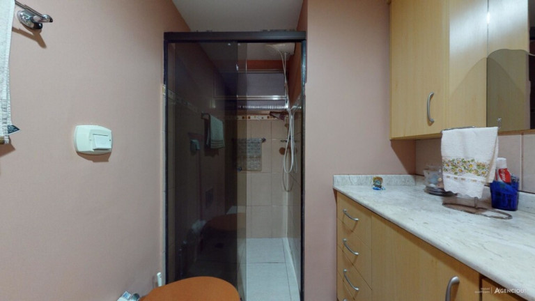 Imagem Imóvel com 3 Quartos à Venda, 104 m² em Petrópolis - Porto Alegre Imagem Imóvel com 3 Quartos à Venda, 104 m² em Petrópolis - Porto Alegre