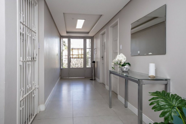 Imagem Imóvel com 3 Quartos à Venda, 98 m² em Petrópolis - Porto Alegre