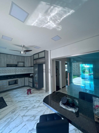 Imagem Casa com 3 Quartos à Venda, 250 m² em Colônia Terra Nova - Manaus
