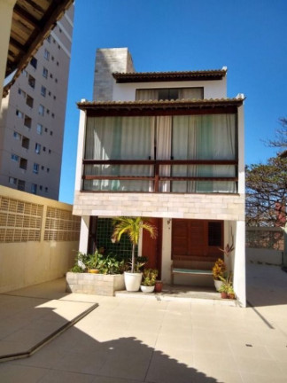Imagem Casa com 6 Quartos à Venda ou Locação, 230 m² em Armação - Salvador