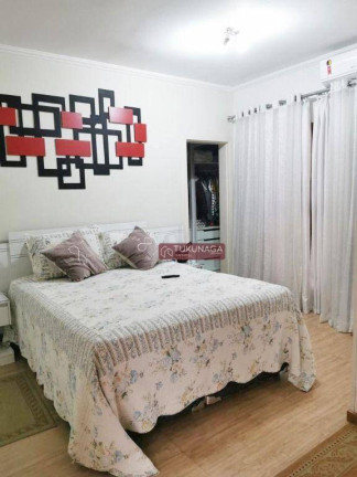 Casa com 4 Quartos à Venda, 220 m² em Vila Galvão - Guarulhos