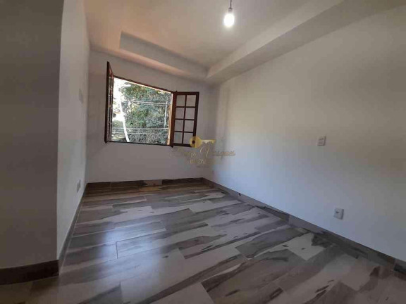 Imagem Casa com 4 Quartos à Venda, 2.400 m² em Três Córregos - Teresópolis