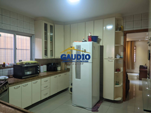Imagem Casa com 3 Quartos à Venda, 213 m² em Campo Limpo - São Paulo Imagem Casa com 3 Quartos à Venda, 213 m² em Campo Limpo - São Paulo